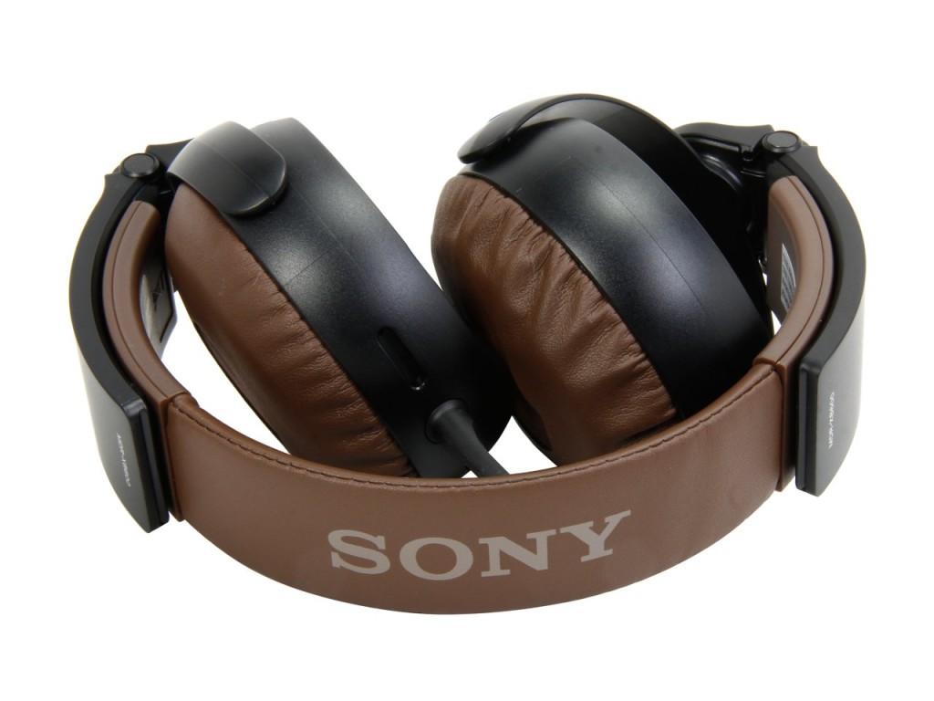 подвижная конструкция SONY MDR-XB600