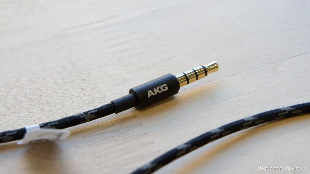 Съёмный комплектный кабель от внутриканальных гибридных наушников AKG N30