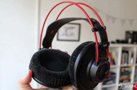 AKG K7XX