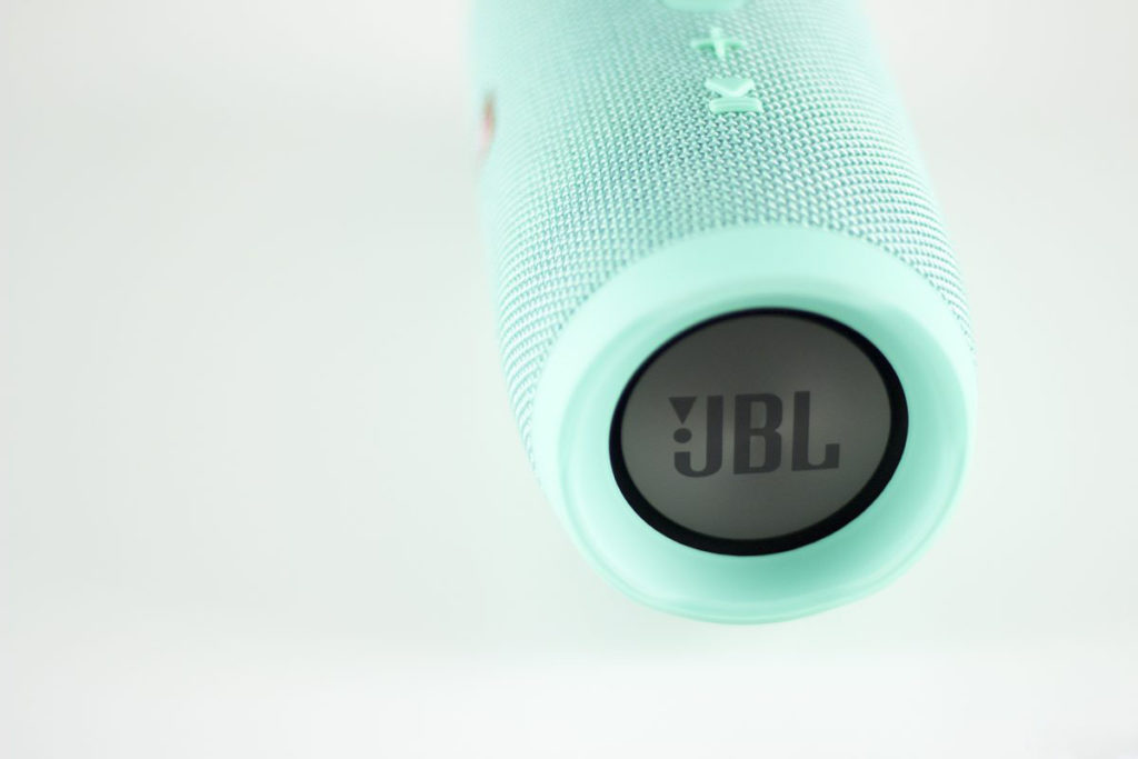 Беспроводная колонка JBL Charge 3