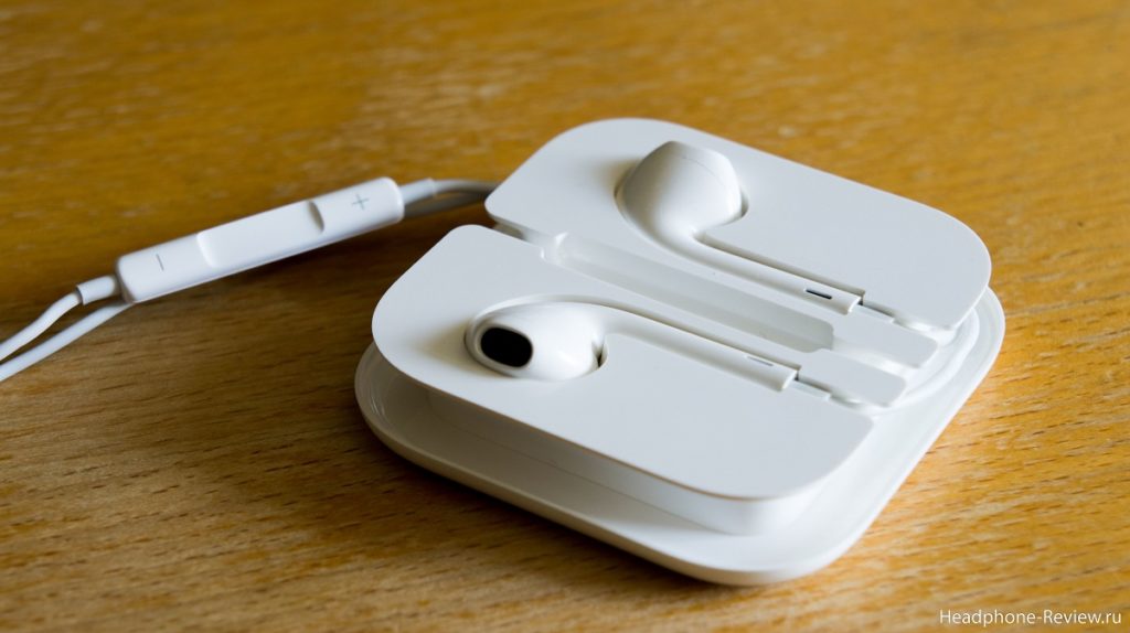 Наушники EarPods в своём родном кейсе от Apple