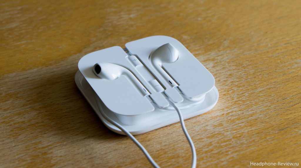 Наушники EarPods в своём родном кейсе от Apple