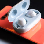 Беспроводные наушники Samsung Galaxy Buds