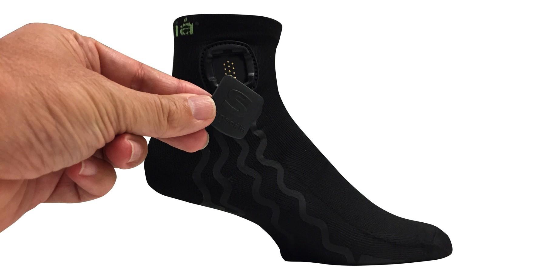 Новый гаджет – умные носки, которые помогут бегать правильно